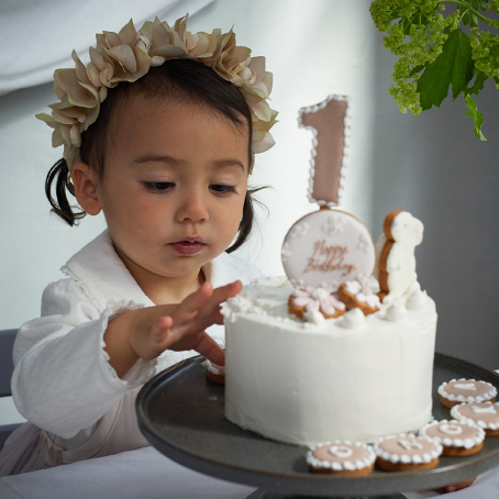 赤ちゃんの初めての誕生日を彩る、バースデーケーキ　誕生日ケーキ