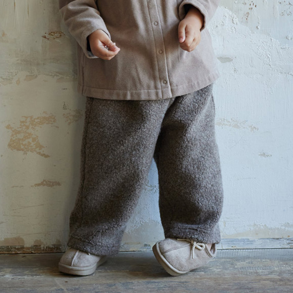 秋冬　コーディネート　ボアパンツ
